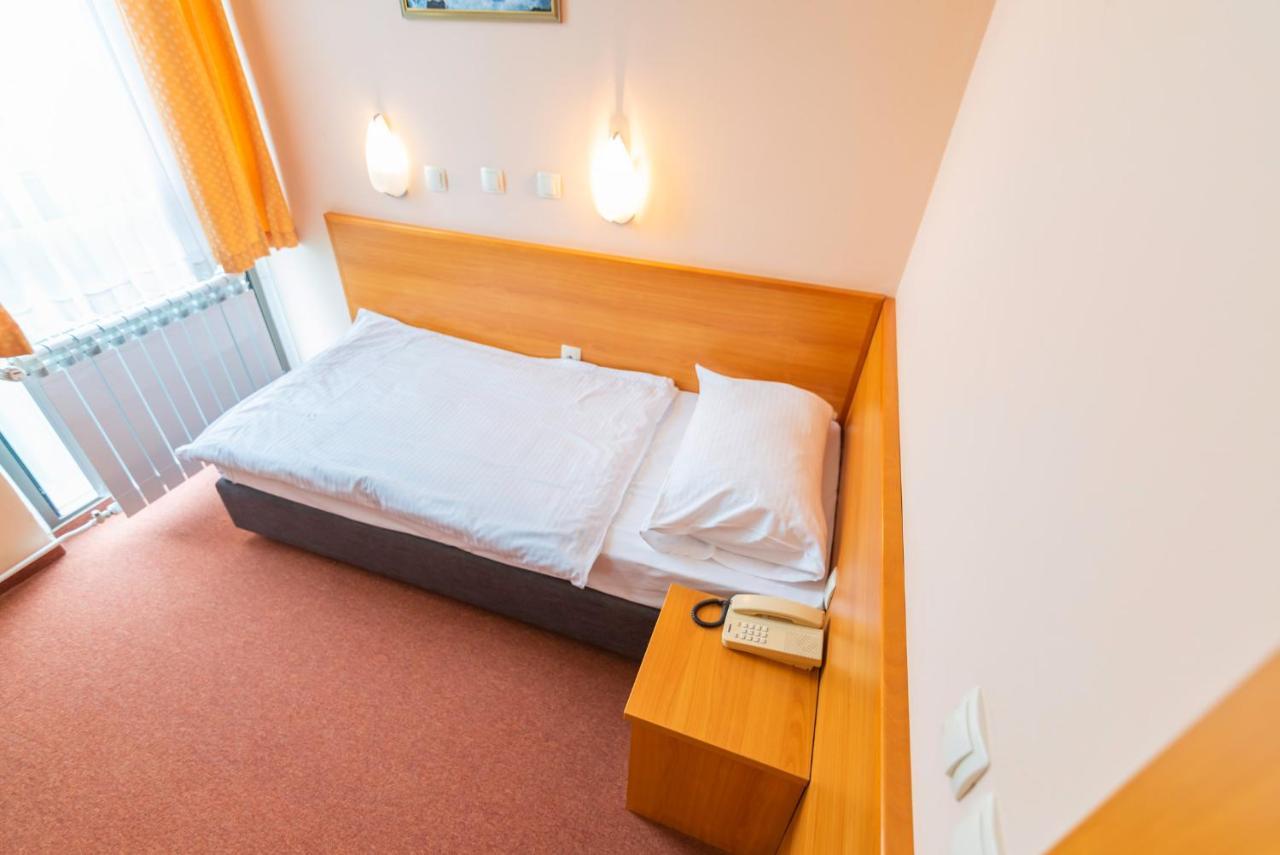 Hotel Park Cakovec Exterior photo
