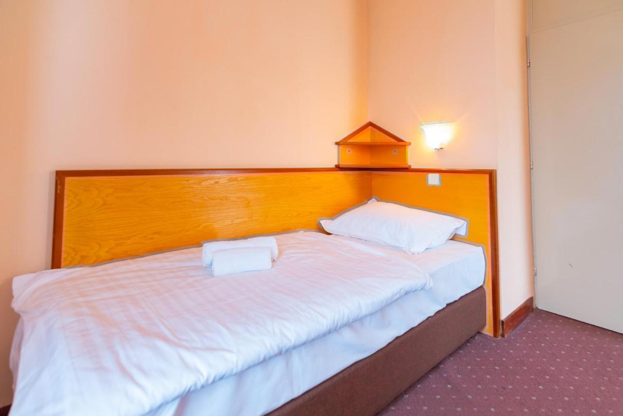 Hotel Park Cakovec Exterior photo