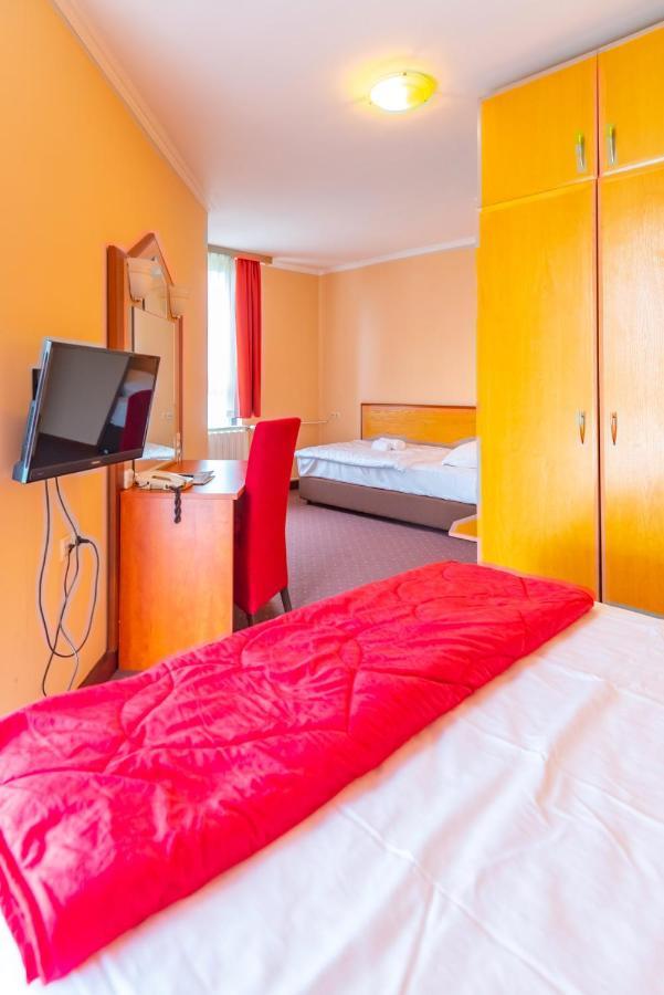 Hotel Park Cakovec Exterior photo