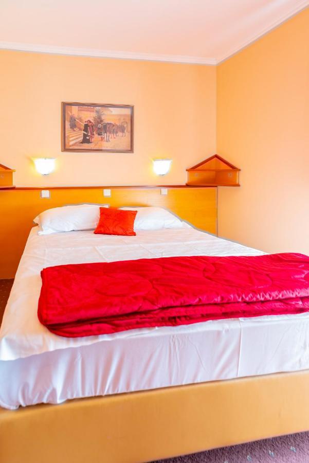 Hotel Park Cakovec Exterior photo