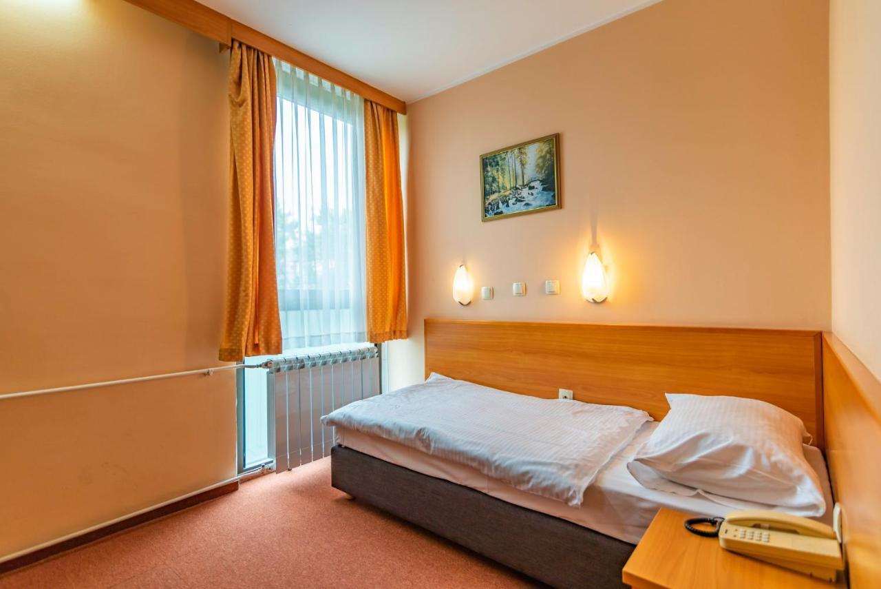 Hotel Park Cakovec Exterior photo