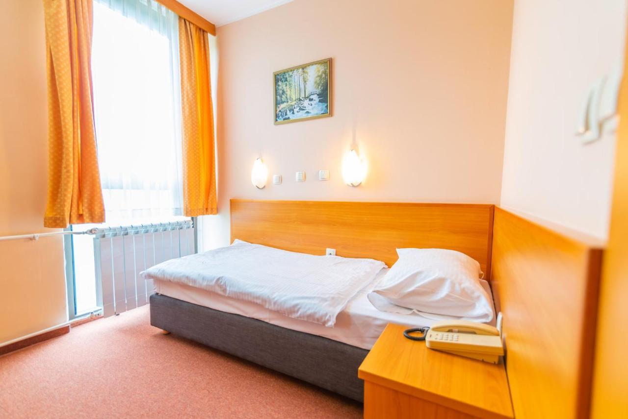 Hotel Park Cakovec Exterior photo